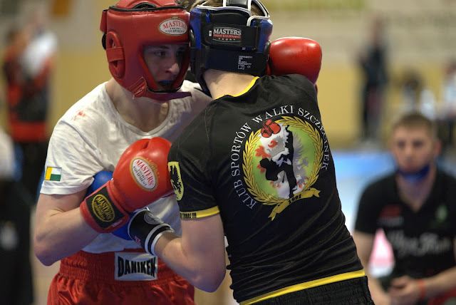 kariera sportowa, Akademia Zwycięzcy, SKF BOKSING, kadet, junior, trener, praca, Polska, sport, nagroda, medal, złoto, kick-light, Mistrz Polski, kickboxing, Zielona Góra, sport, light contact, Włoszakowice 2021, lubuskie, wspólpraca