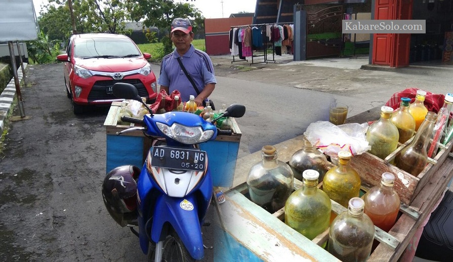 Kisah Daryanto Penjual Jamu Keliling, Pelanggannya 