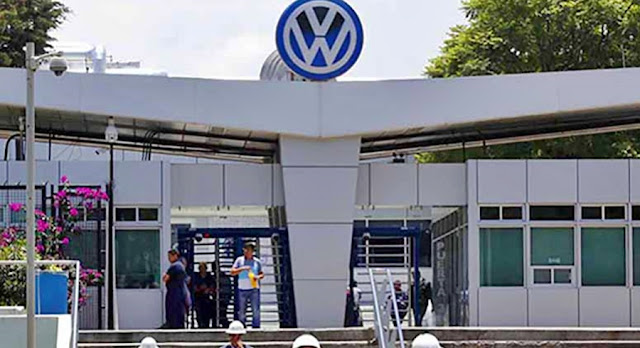Por Covid-19 Volkswagen adelanta vacaciones a sus trabajadores con 75% de salario
