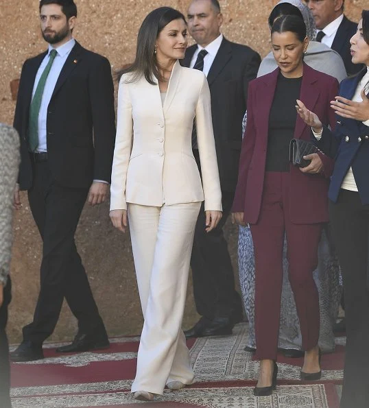 Queen Letizia and Princess Lalla Meryem visited the Escuela de la Segunda Oportunidad center. Felipe Varela suit