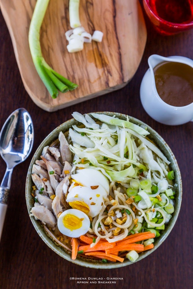 Filipino Chicken Egg Noodle Soup (Chicken Mami)
