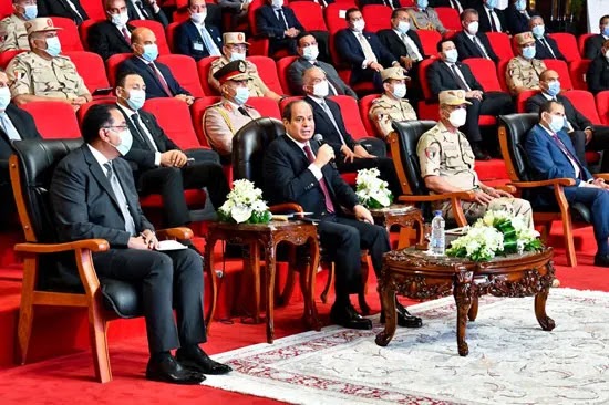 السيسي : لابد من تنظيم دعم رغيف الخبز ونسعى لتوفير 8 مليارات جنيه للتغذية المدرسية.. لازم نغذى ولادنا السيسي : لابد من تنظيم دعم رغيف الخبز ونسعى لتوفير 8 مليارات جنيه للتغذية المدرسية.. لازم نغذى ولادنا