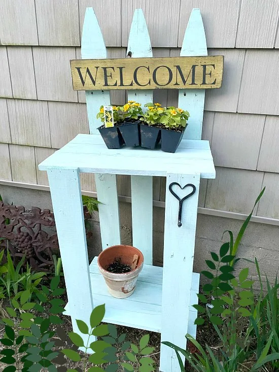 DIY Cottage green picket fence garden table