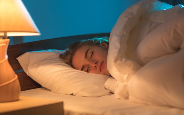 Sleeping With Artificial Light Linked to Obesity