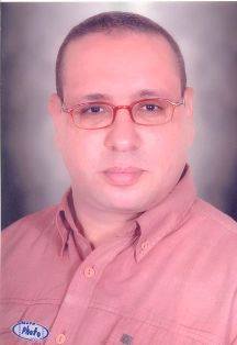 الكاتب أيمن رجب طاهر