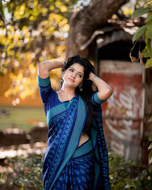 V. J. Chitra Hot in Blue Fancy Saree
