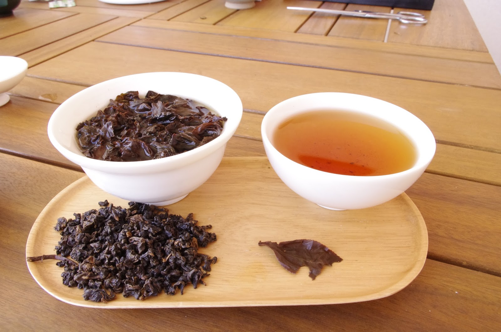 Savourer le thé Test Honey Fragrant Black tea (Darjeeling.cz)