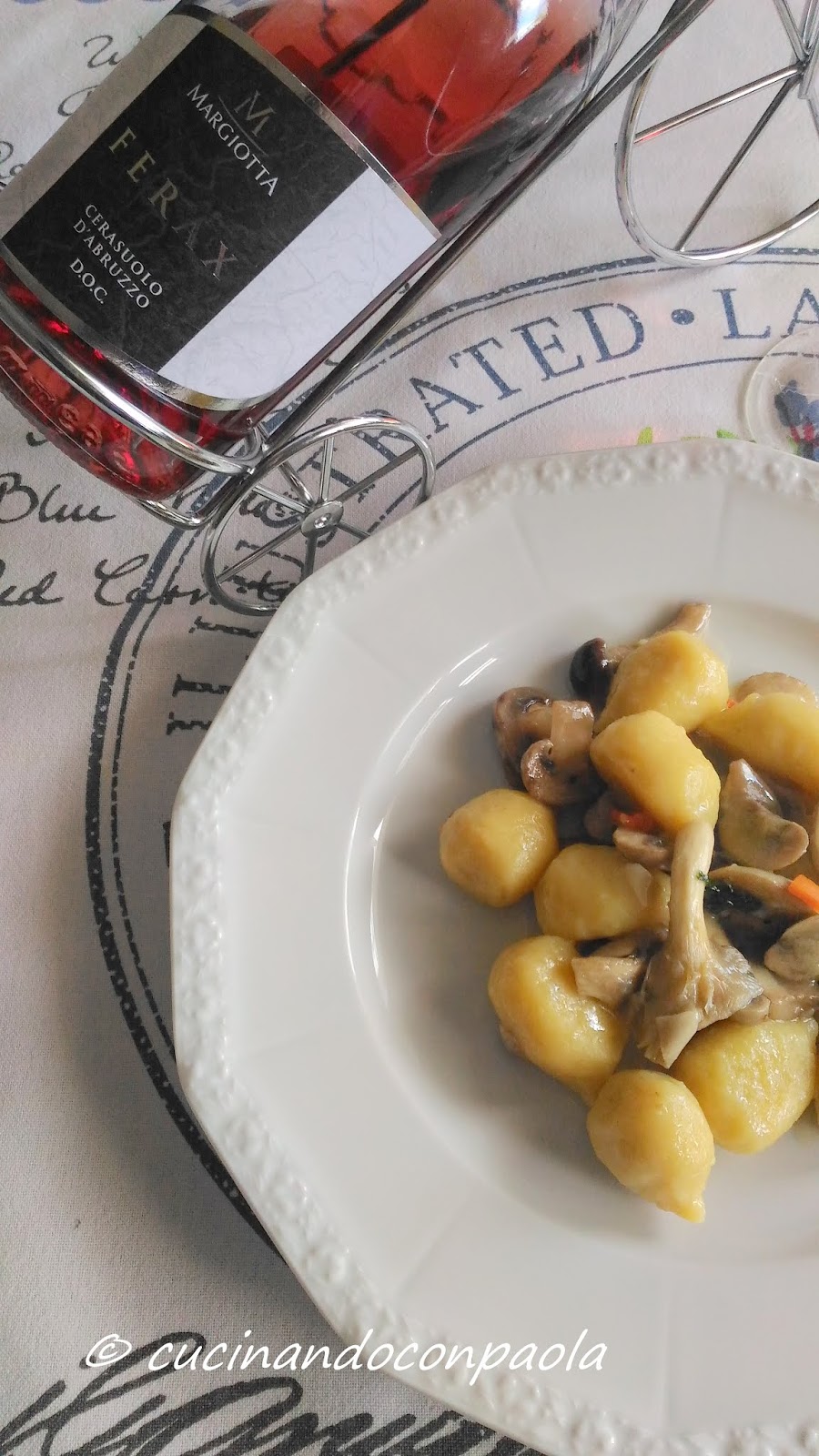 Gnocchi cremosi ripieni con condimento ai Funghi Ricetta ed