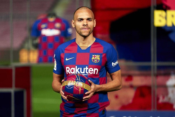 اخبار رياضية مهاجم برشلونة إلى الدوري الإنجليزي