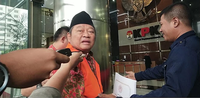Geledah Rumah Dinas Bupati Sidoarjo Saiful Ilah, KPK Angkut Dokumen Dan Uang Tunai Geledah Rumah Dinas Bupati Sidoarjo Saiful Ilah, KPK Angkut Dokumen Dan Uang Tunai