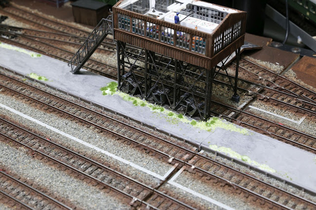 パレンシアのジャガイモの頭:修復者が古代彫刻を汚す