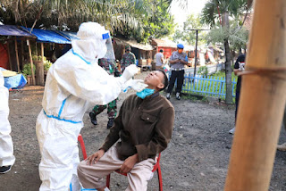 Di Swab Secara Acak, Ratusan Pengunjung Pasar Baru Indramayu Terkejut Di Swab Secara Acak, Ratusan Pengunjung Pasar Baru Indramayu Terkejut
