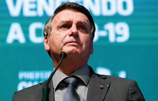 Bolsonaro diz que há ‘jogada política’ por trás dos números da Covid e fala que Globo entrou em ‘êxtase’ com marca de 500 mil mortes