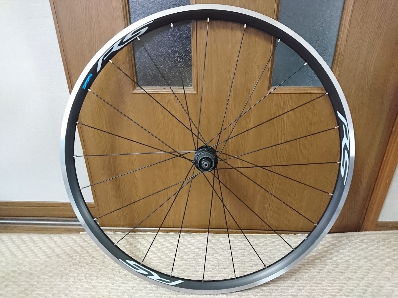 82%OFF!】 EWHRS100FB フロントホイール シマノ サイクル SHIMANO QR:133mm 自転車・サイクリング