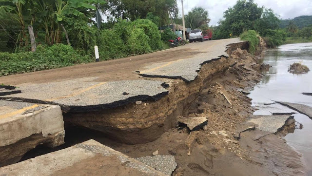 Deja tromba daños en la Costa de Oaxaca Deja tromba daños en la Costa de Oaxaca
