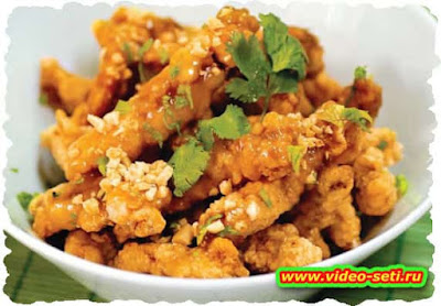 Crunchy Pork Strips in Sweet Peanut Sauce Crunchy Pork Strips in Sweet Peanut Sauce