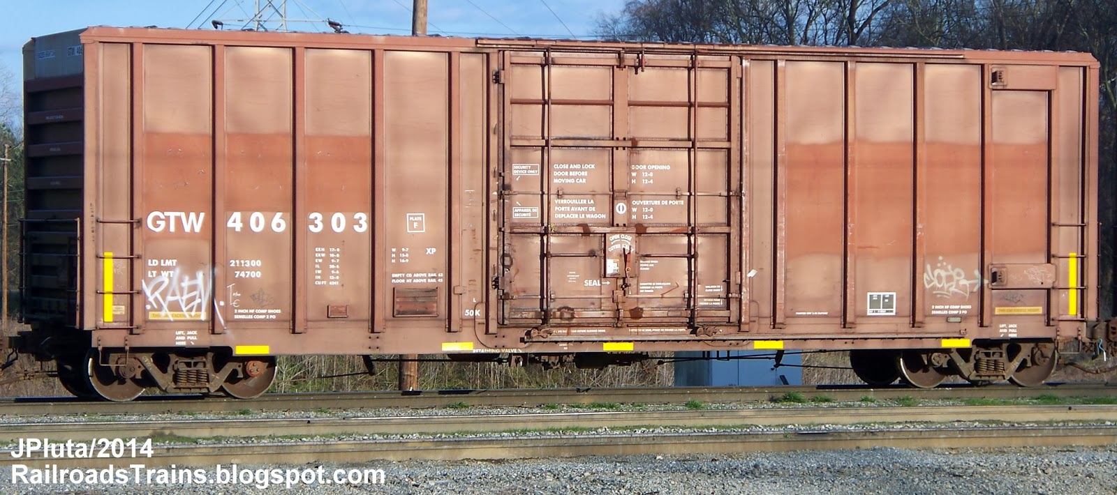 RAILROAD Freight Train Engine EMD GE Boxcar BNSF,CSX,FEC