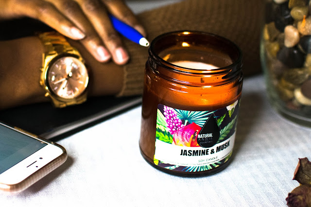 NaturalAnnie Essentials jasmine and rose soy candle