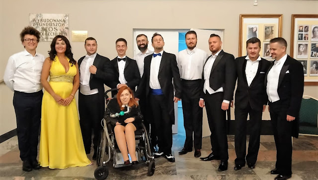 Muzyka jest radością, tęsknotą, namiętnością.