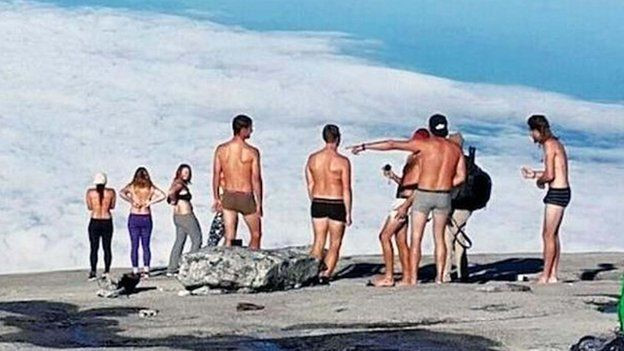Punishment for offensive nudity in international tourism area.