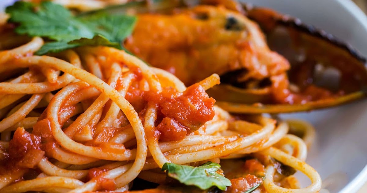 SEAFOOD PASTA RECIPES: Seafood Marinara Pasta