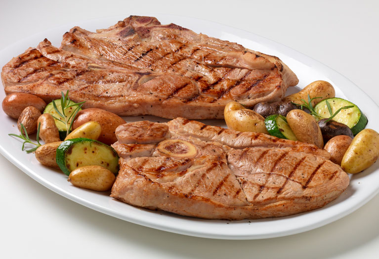 стейк из телятины в духовке. бифштекс из телятины. стейк из телятины с овощами. стейк антрекот из говядины. ростбиф bork.