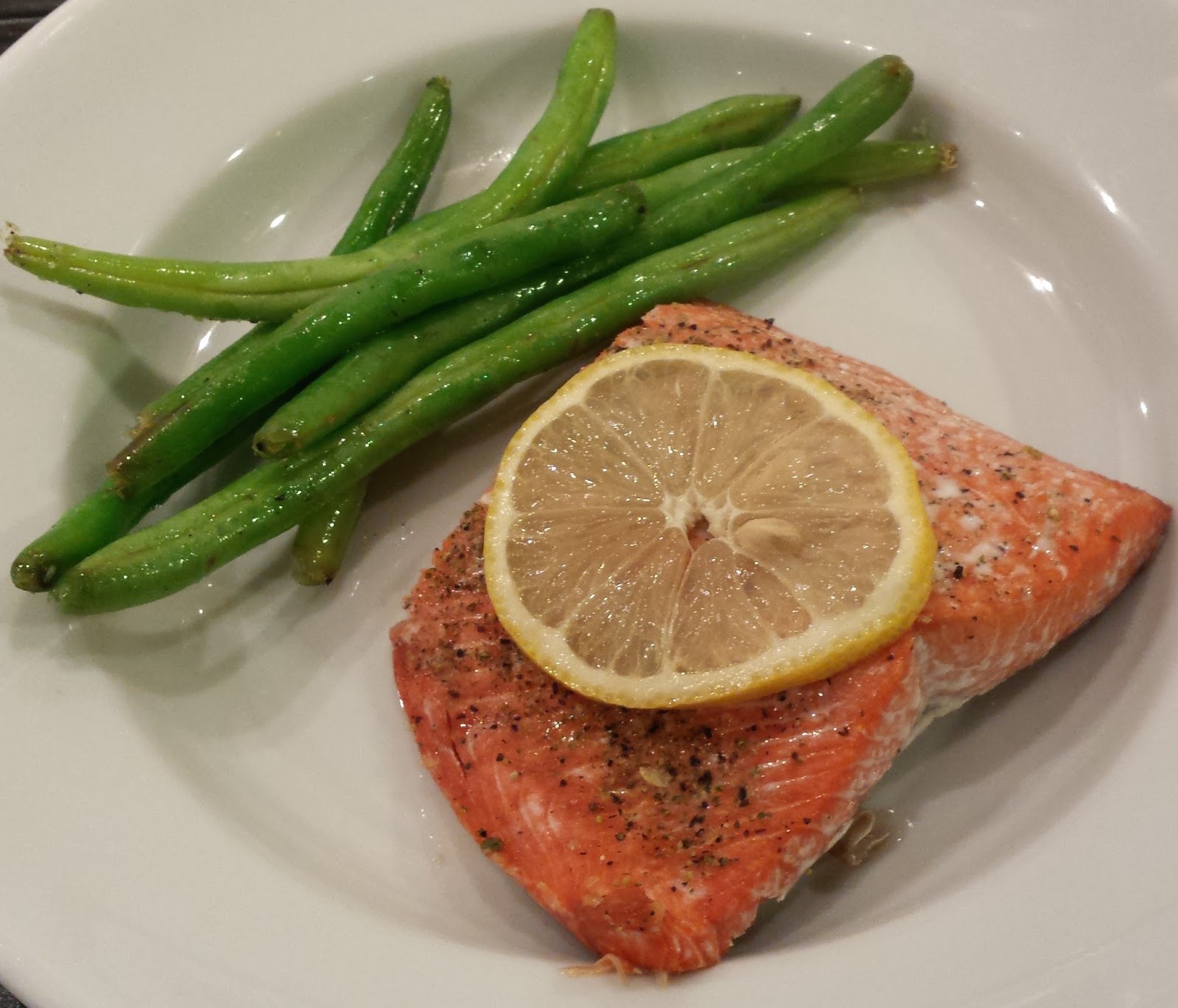 Granola Family Savory Salmon & Roasted Green Beans