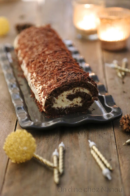 Gâteau roulé au cacao et fruits de la passion chantilly , passion , gâteau roulé , Noël , dessert facile