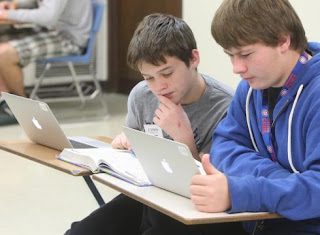 Thesis about the effects of technology to students image