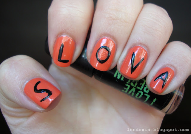 letters manicure