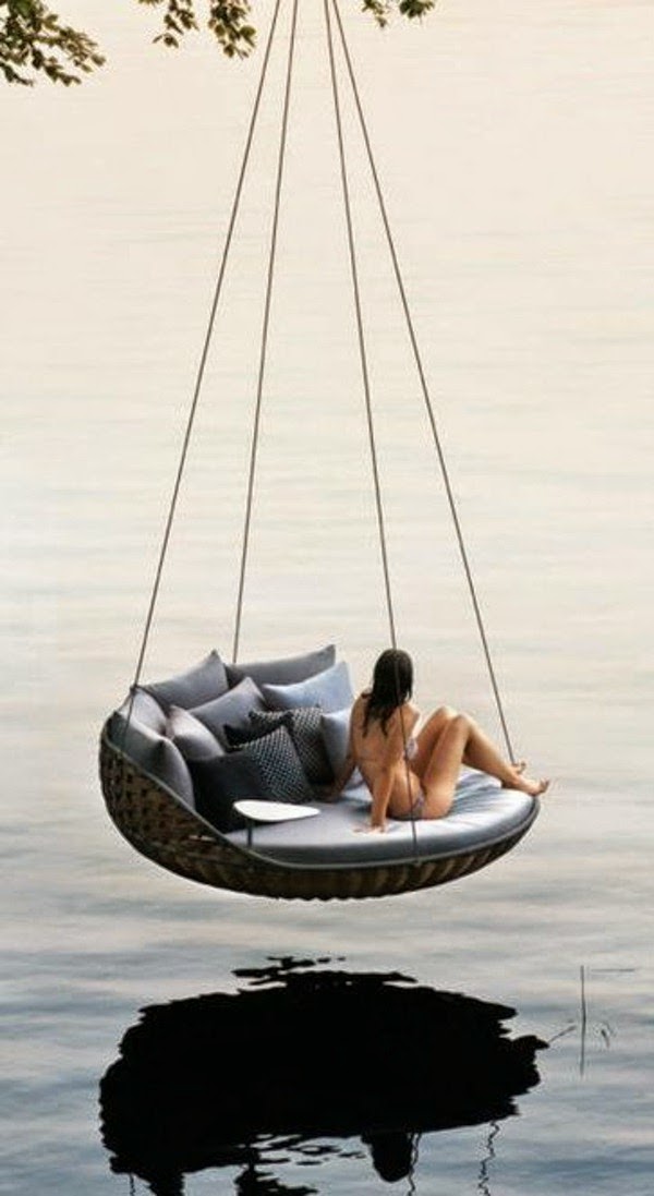 Wicker hanging chairs – comfortable seat and decorative element at the same time