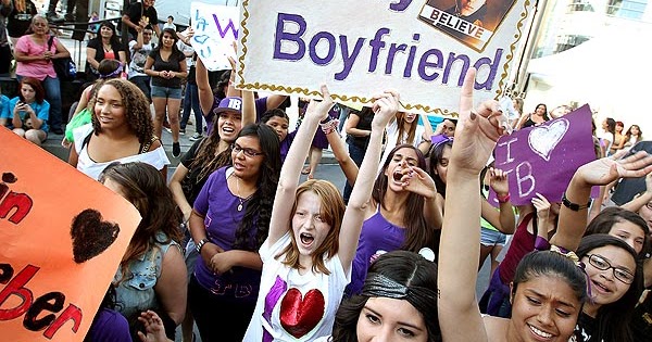 Celebrity worship journal image