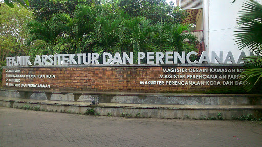 05. Kampus Arsitrek di Universitas Gadjah Mada, Yogyakarta (UGM)