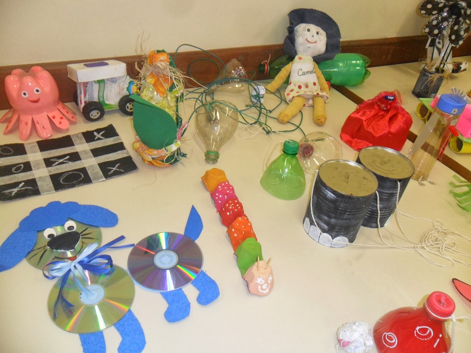 Lúdico na Educação Infantil: Jogos e brinquedos com sucatas