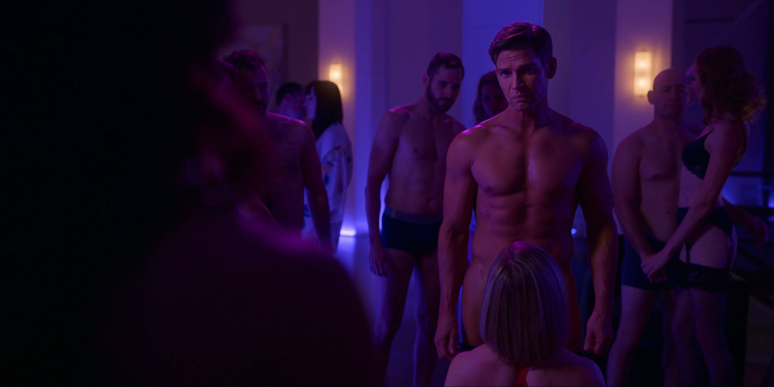 Mike Vogel in Sex/Life, Ep. 