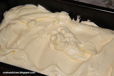  Helado de vainilla con cookies y pepitas de chocolate 