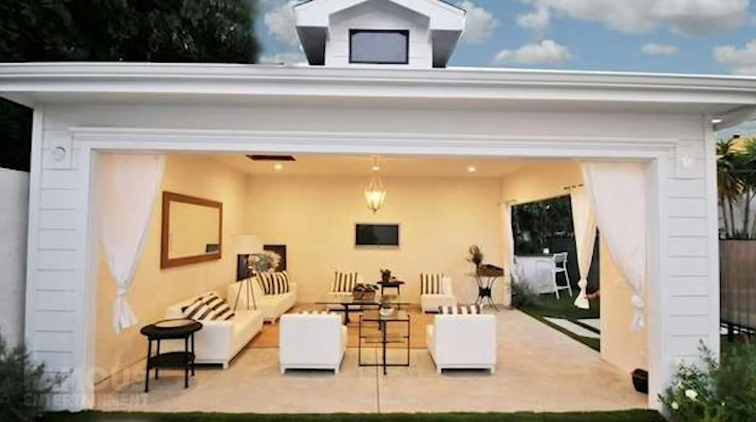 27 Interior Design Photos vs. Margot Robbie's CA Homes In Venice Beach & Hancock Park