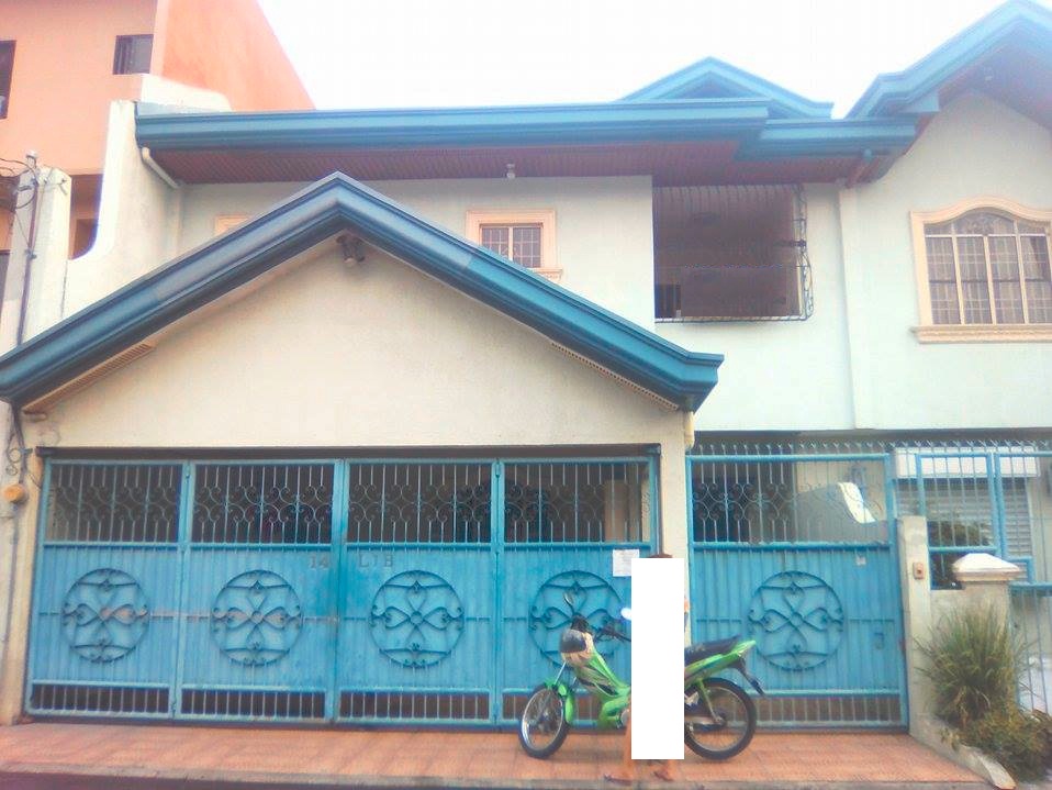 Foreclosed House in BF Resort village for sale