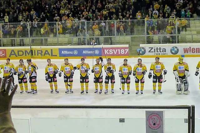 Vienna in December: Vienna Capitals Ice Hockey match