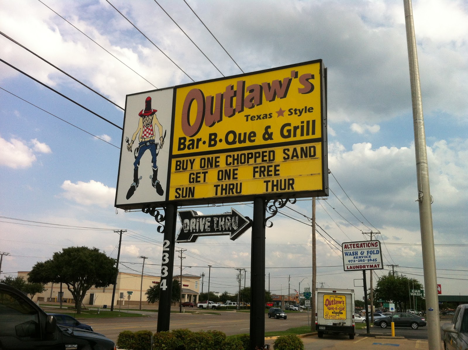 The Barbecue Fiend Outlaw's BarBQue & Grill (Grand Prairie, TX)