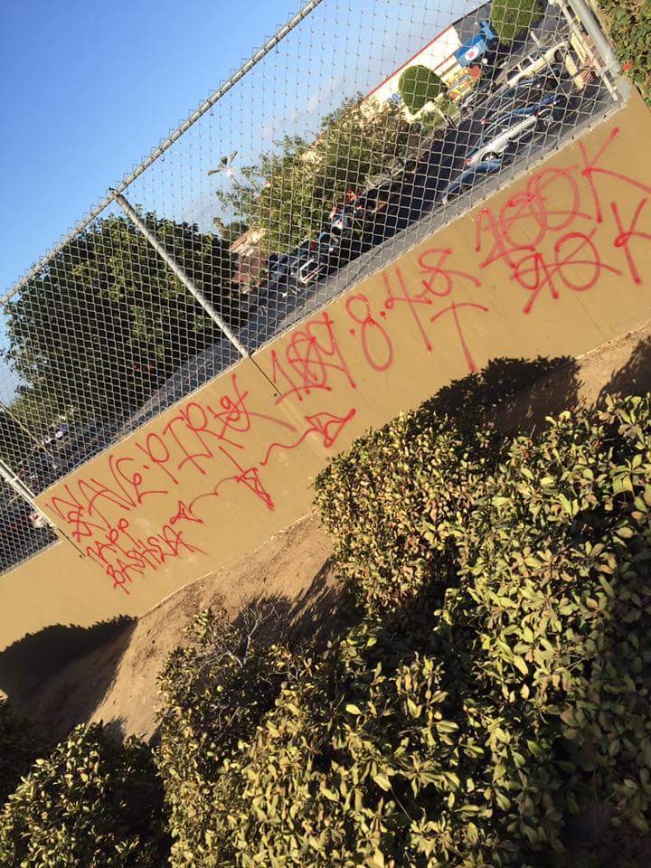 blood gangs graffiti avenue piru gang ( APG , Inglewood )