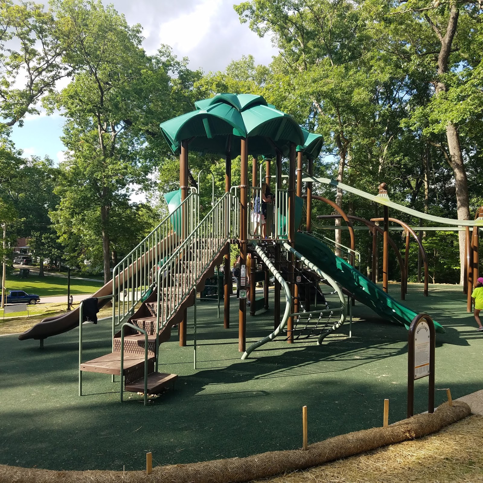 Play St. Louis Rayburn Park, Crestwood