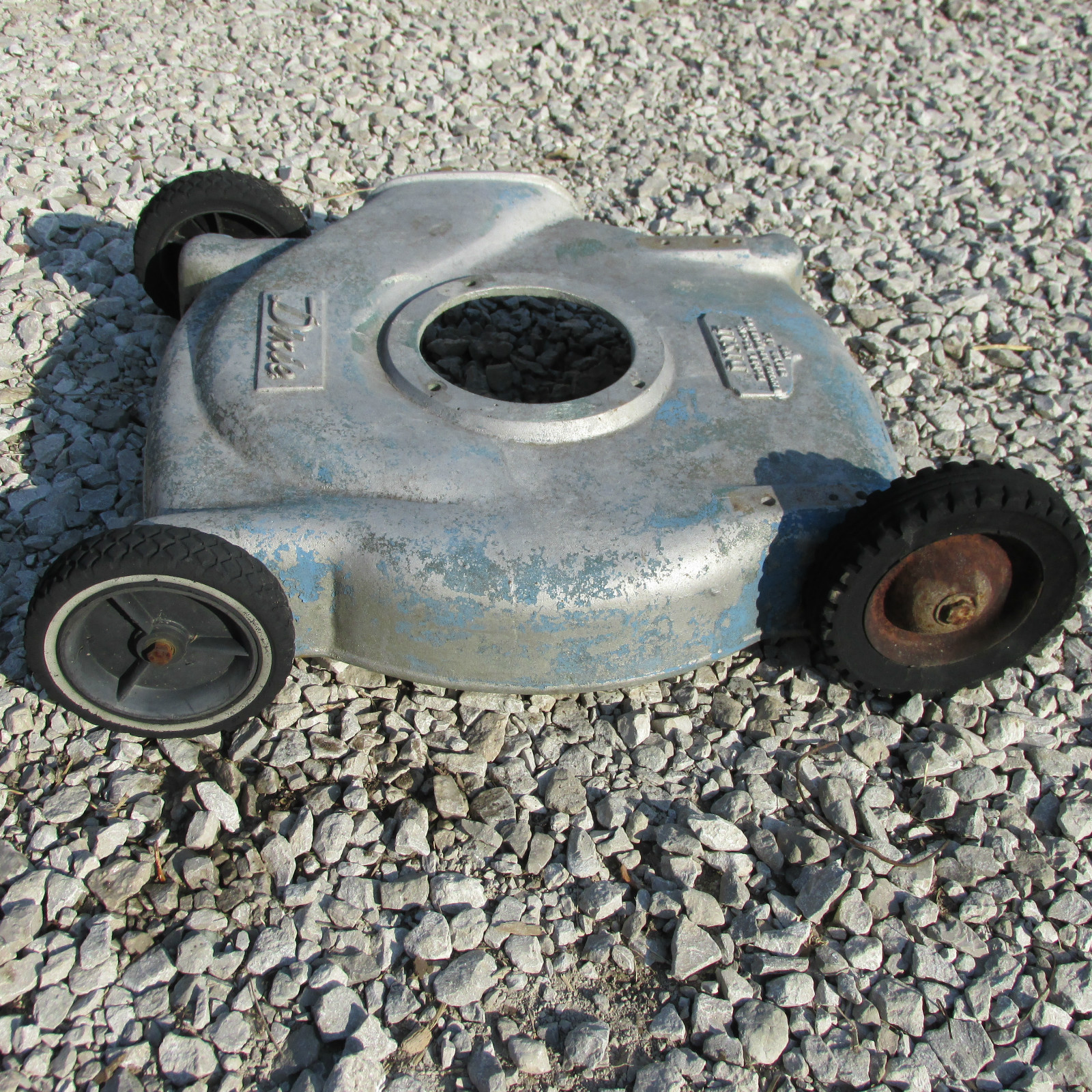 Mower Deck Undercoating / If your deck is mowing unlevel, here is how