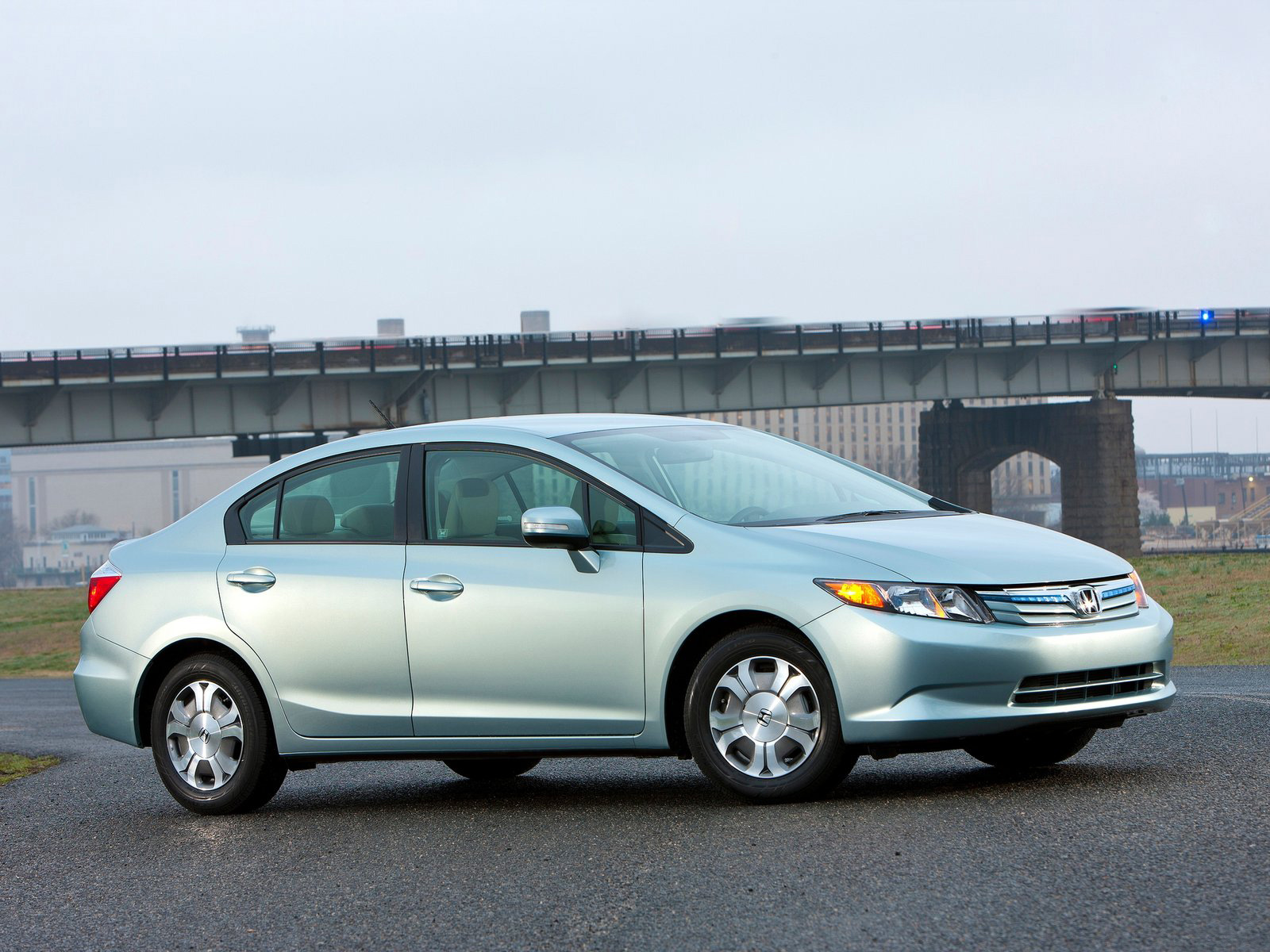 2012 HONDA Civic Hybrid Car Desktop Wallpapers