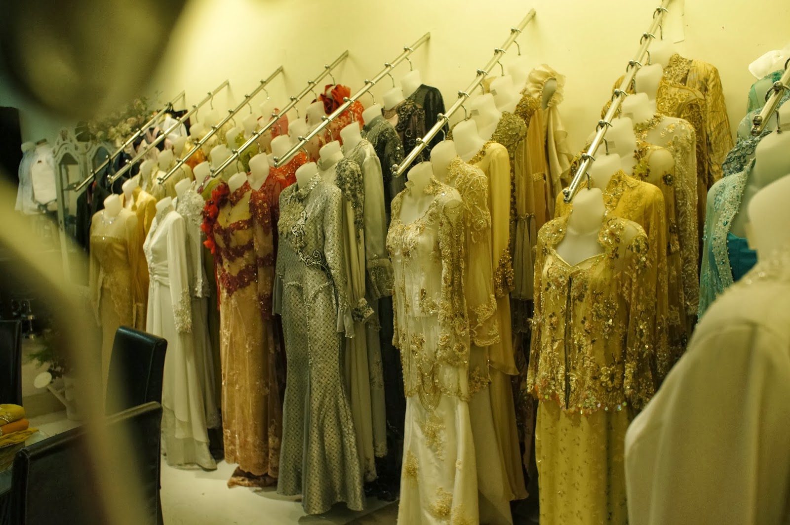 Wedding Dress Rental in Kuala Lumpur & Johor Bahru - A V E R A G E JANE