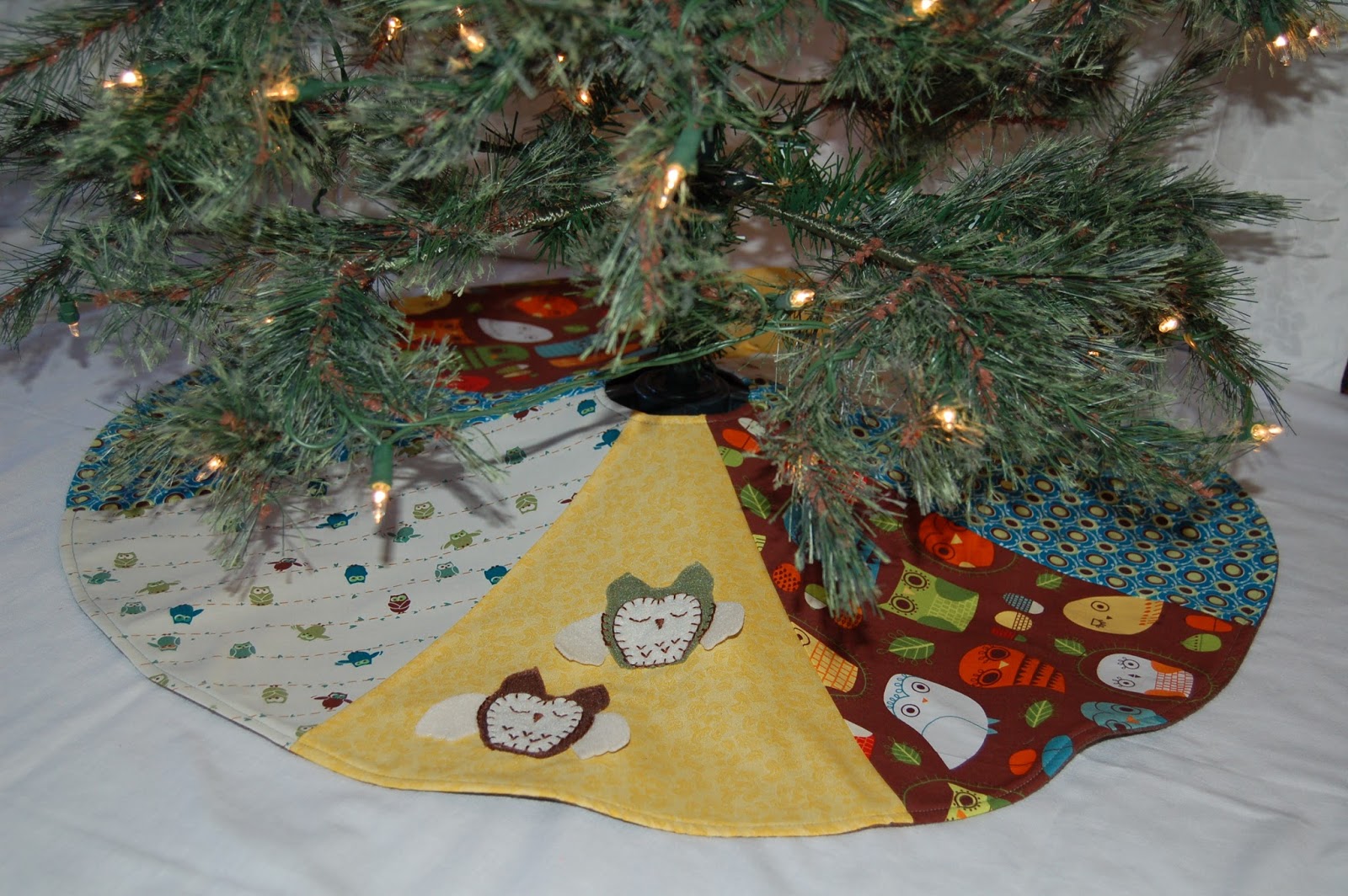 Owl Christmas Tree Skirt 