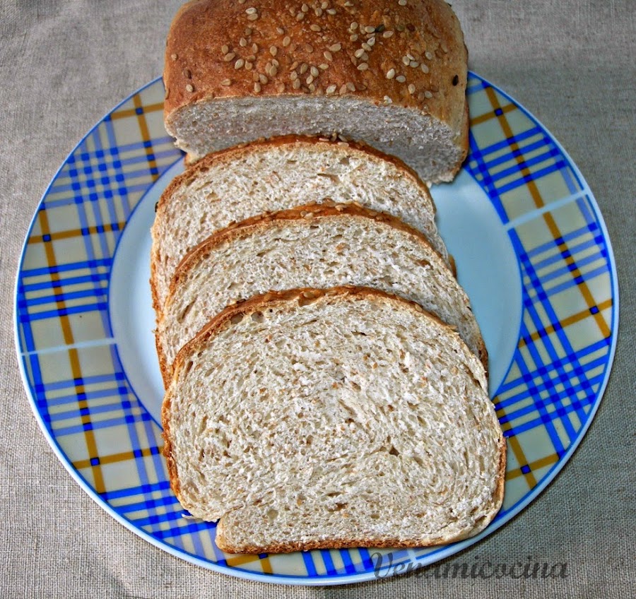 Pan de molde integral con semillas de sésamo