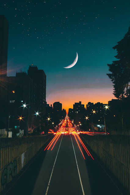 noite-lua-viagem-estrada-blog-aquecida-pexels