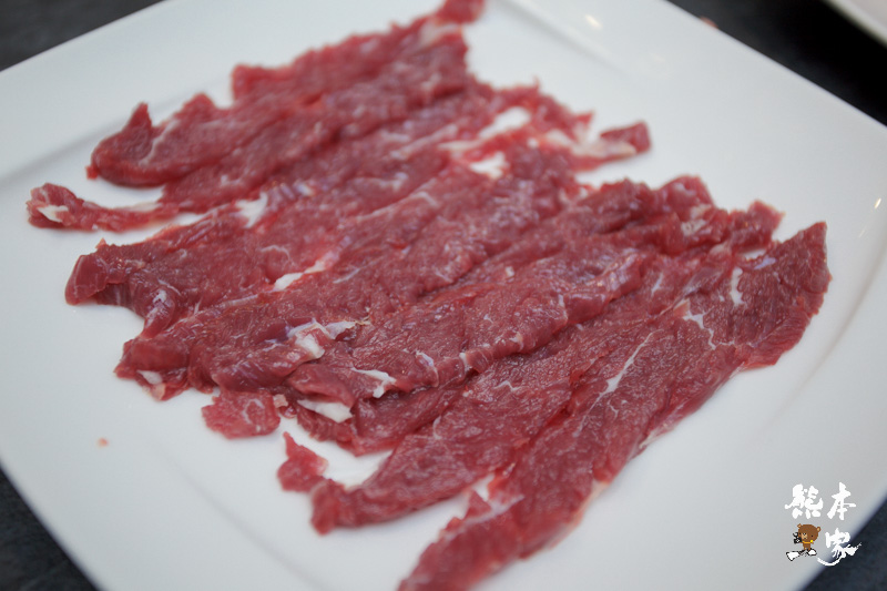 皇老爺溫體牛肉鍋|台南民權路美食|近阿美飯店~牛骨湯-現切溫體牛肉好吃