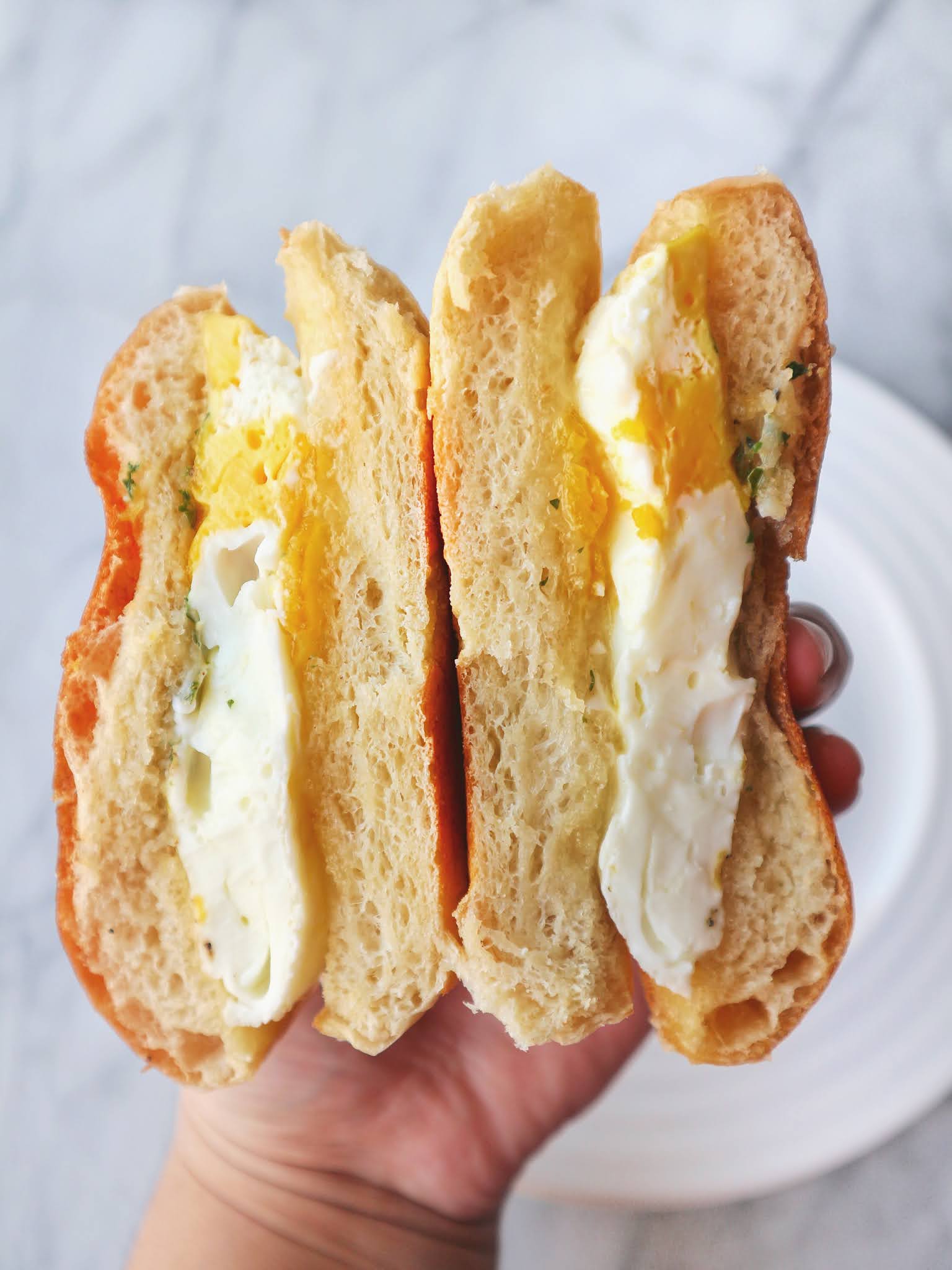 How to Make An Easy Cheesy Egg Breakfast Sandwich
